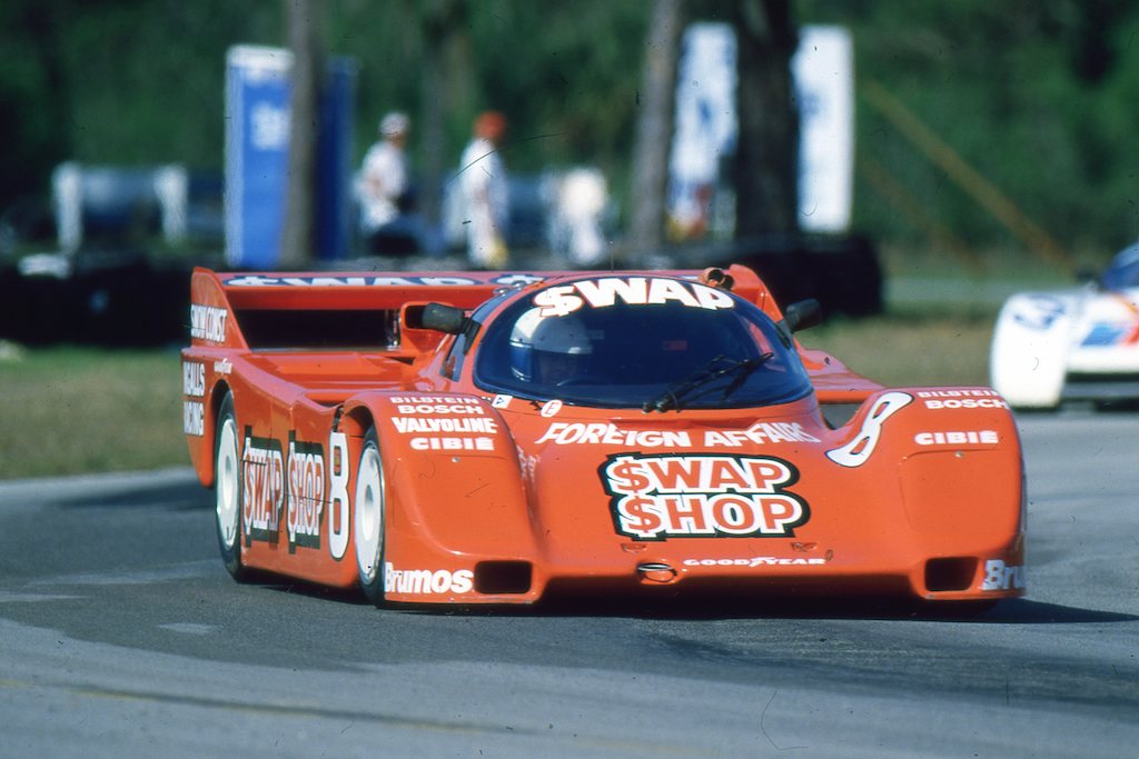 En l’emportant, Bob Wollek et AJ Foyt – et la 962 châssis #104 – signent un tonitruant début de saison 1985 puisque six semaines plus tôt ils avaient déjà remporté les 24 Heures de Daytona !